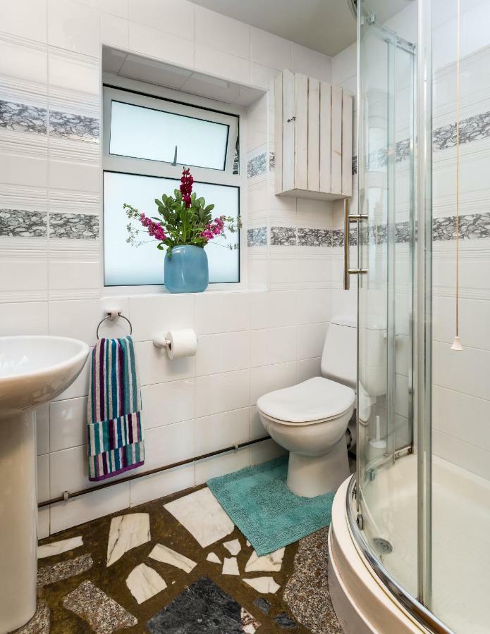 1 Tan Yr Eglwys Barn Cottage Pontardawe Εξωτερικό φωτογραφία