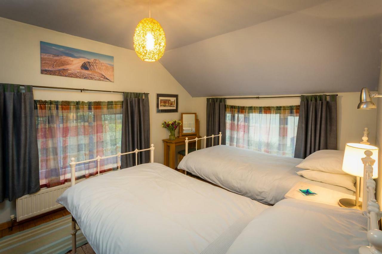 1 Tan Yr Eglwys Barn Cottage Pontardawe Εξωτερικό φωτογραφία